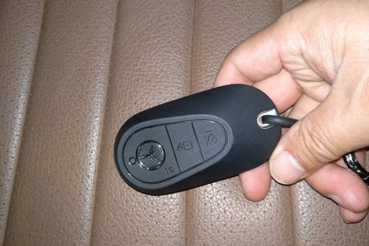 Used Mercedes-Benz E-Class 2024 Facelift E 300 L Luxury Edition
