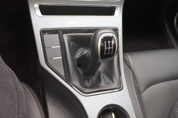 Used Geely Auto Emgrand 2020 1.5L Manual Upward Edition Gear Lever