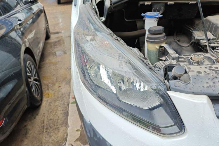 Used Ford Transit 2019 2.0T Diesel Multi-Purpose Commercial Vehicle Short Wheelbase Low Roof 6-Seater China VI Standard
