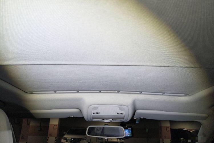 Used Audi A4L 2012 2.0 TFSI automatic Comfort trim level Headliner