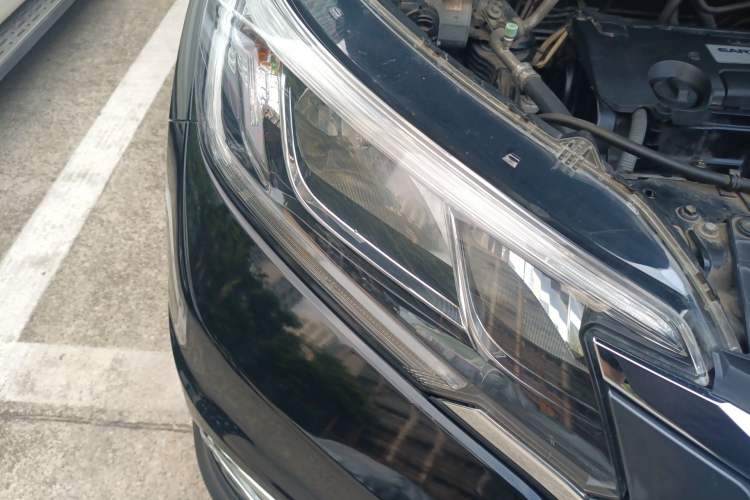 Used Honda CR-V 2015 2.4L two-wheel drive luxury version Right Front Headlight