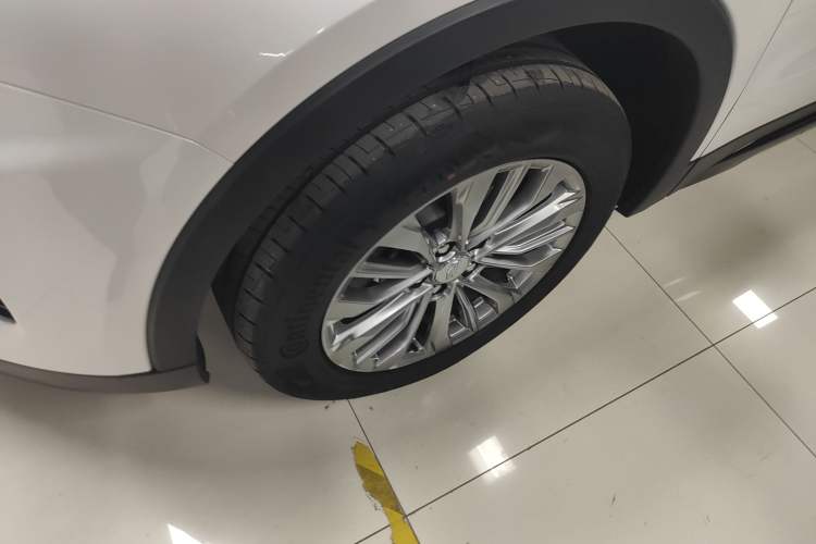 Used Cadillac XT4 2024 28T Two-Wheel-Drive Luxury Version
