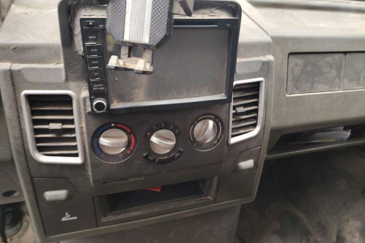 Used Iveco Daily 2012 2.5T-A35 Logistics Version 1 Mid-Roof
