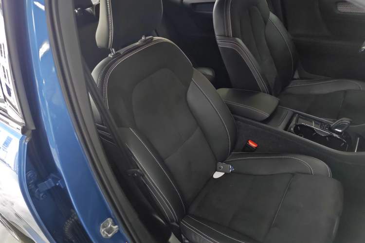 Used Volvo XC40 New Energy 2022 Four-Wheel-Drive High-Performance PRO Version