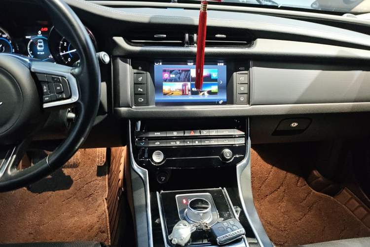 Used Jaguar XF 2016 XF 2.0T Two-Wheel-Drive R-Sport Sport Edition
