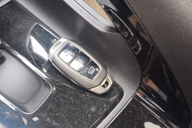 Used Hyundai Elantra 2023 1.5L CVT GLX Elite Edition Vehicle Key
