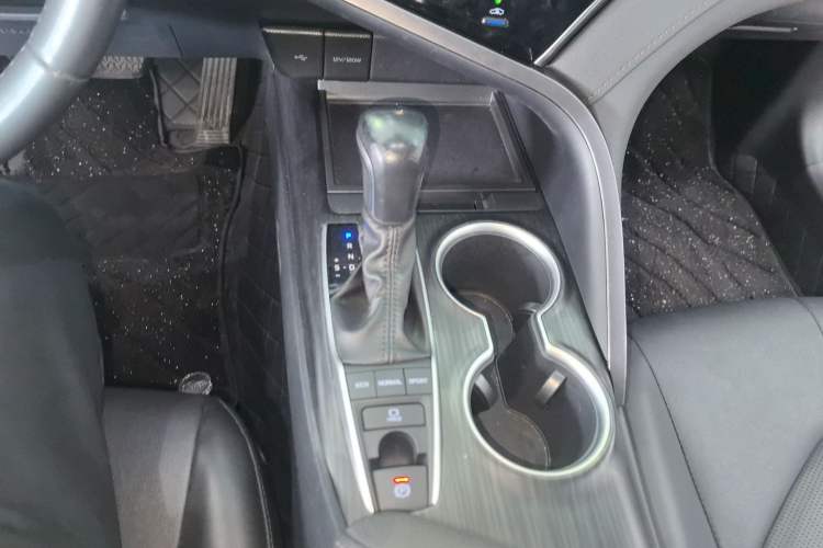 Used Toyota Camry 2021 2.5G Luxury Edition
