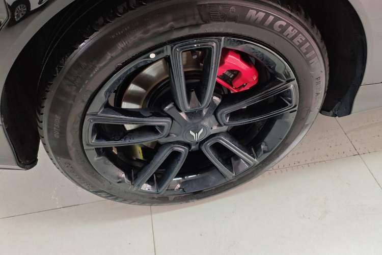 Used VOYAH FREE 2025 318 259 km All-Wheel-Drive Exploration Edition