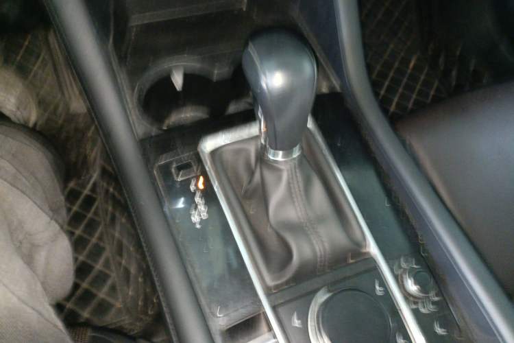 Used Mazda 3 Axela 2020 2.0L Automatic ZhiXuan Edition Gear Lever