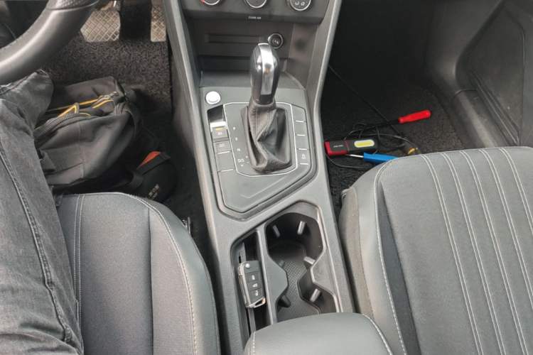 Used Volkswagen Tiguan L 2023 330TSI Automatic Two-Wheel Drive Comfort Edition Gear Lever