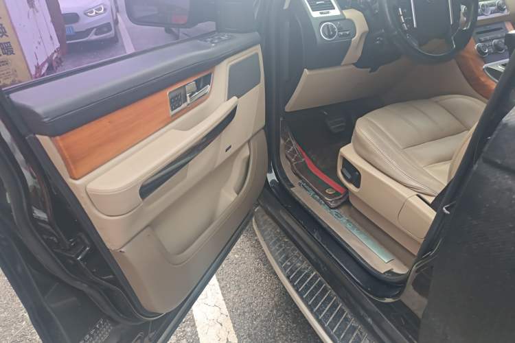 Used Land Rover Range Rover Sport 2011 5.0 NA V8 HSE