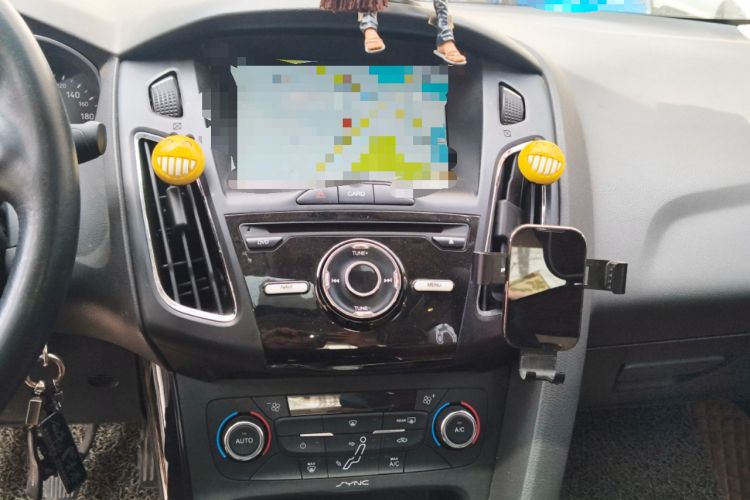 Used Ford Focus 2015 Sedan 1.6L Manual Fashion Edition