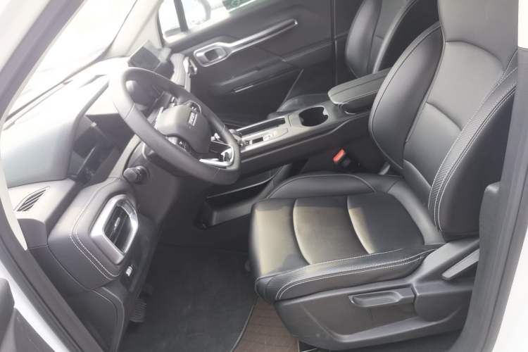 Used Radar King Kong 2025 430 km Two-Wheel Drive Standard Box – Lucky King Left Front Seat