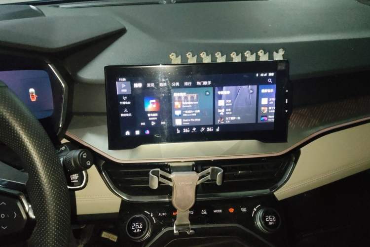 Used Lynk & Co 06 2021 1.5T Shero Pink Special Edition