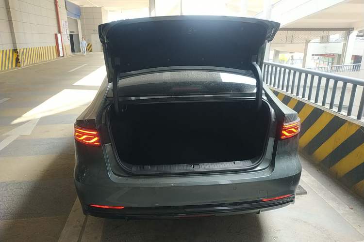 Used Chery Fengyun A8L 2025 1.5 TGDI 145 km Luxury Version