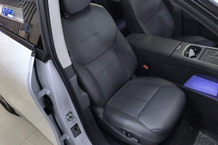 Used XPeng G6 2025 625 Long-Range Max Flagship Edition Right Front Seat