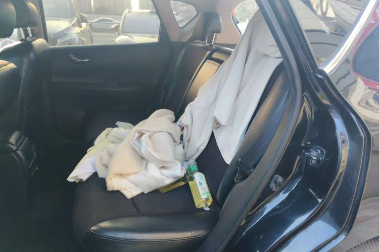 Used Nissan Tiida 2011 1.6L CVT Smart Version
