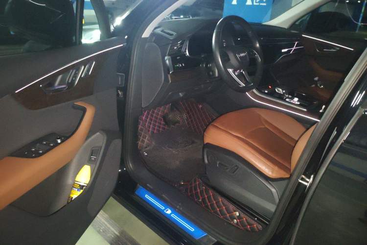 Used Audi Q7 2020 55 TFSI quattro S line sports model
