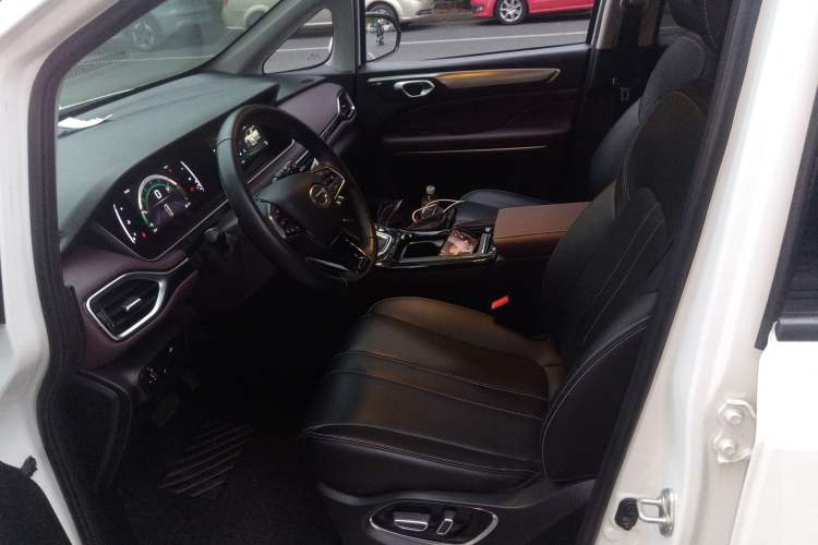 Used GAC Trumpchi M6 2023 PRO 270T DCT Luxury Edition
