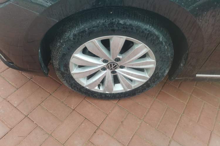 Used Volkswagen Passat 2021 330TSI Elite Edition Left Front Wheel Hub