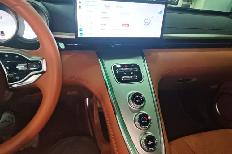 Used ORA Lightning Cat 2022 555 km Luxury Edition
