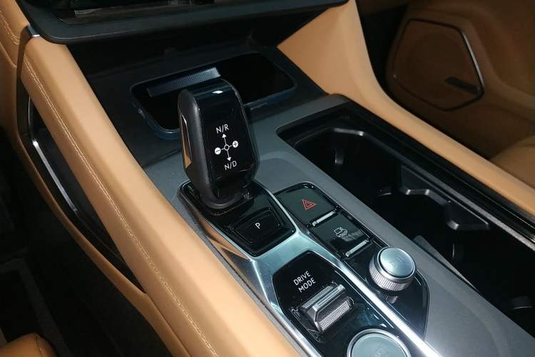 Used Lynk & Co 09 EM-P 2024 2.0TD EM-P Four-Wheel Drive PRO Seven-Seater
