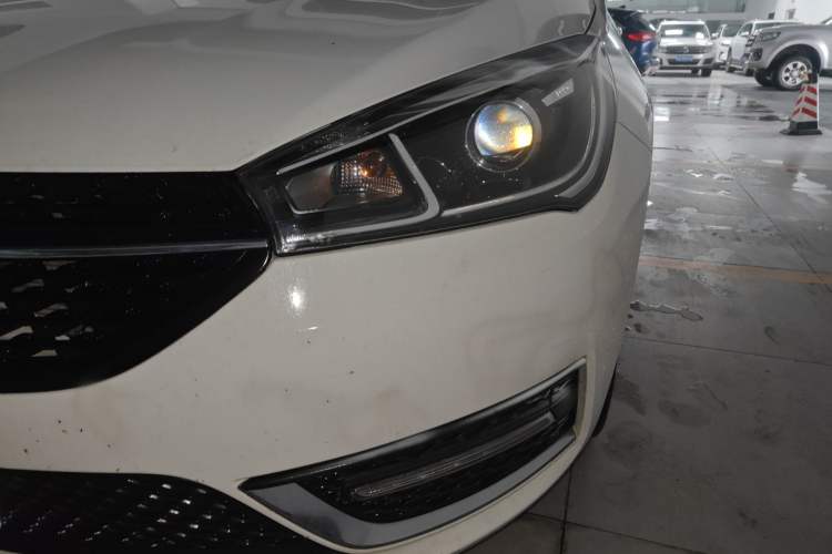 Used Chery Arrizo 5 2016 1.5L CVT Trendsetting Edition Left Front Headlight