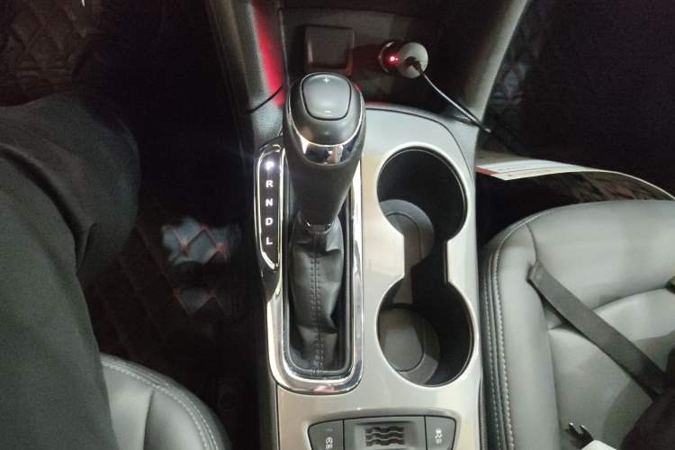 Used Chevrolet Cruze 2018 320 Automatic Pioneer Sunroof Edition Gear Lever