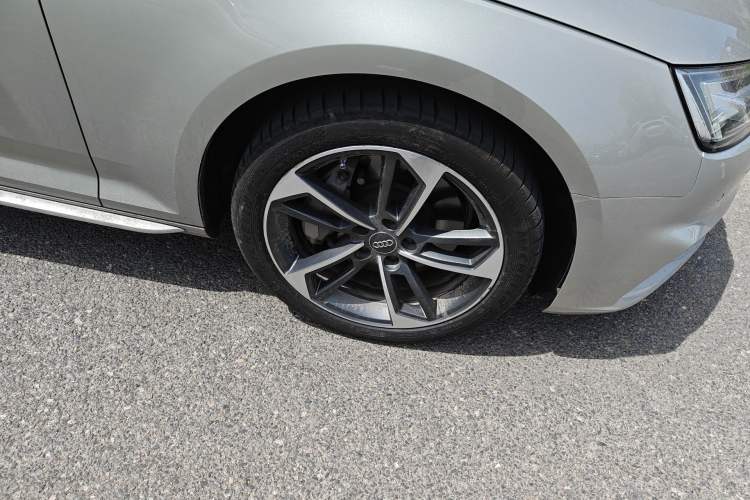 Used Audi A4L 2017 45 TFSI quattro Sport Edition
