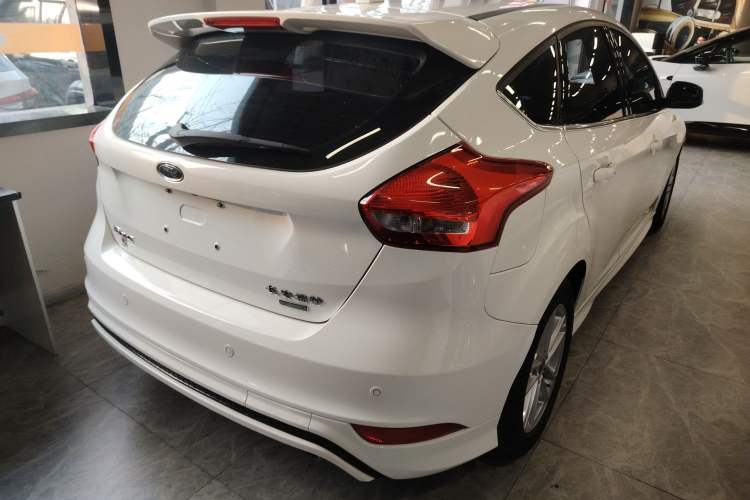 Used Ford Focus 2018 Hatchback Classic EcoBoost 180 Automatic Elite Model
