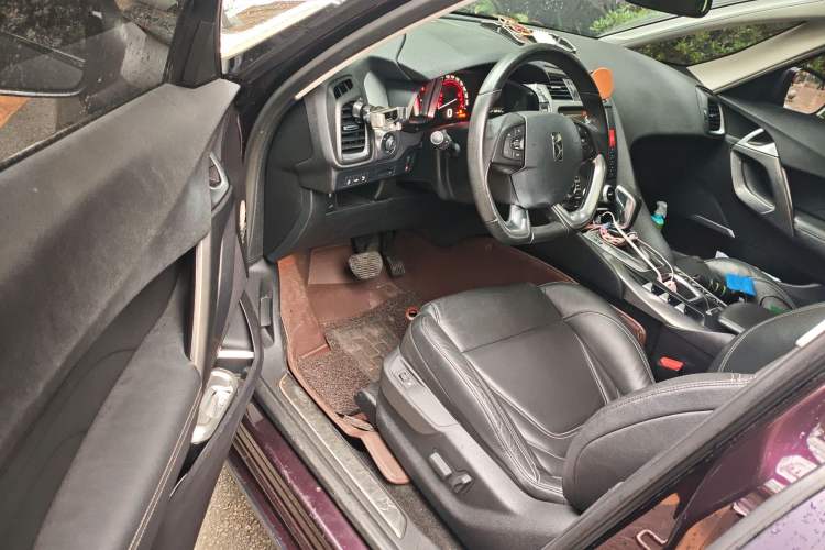 Used DS 5 2014 1.6T Luxury Edition THP160