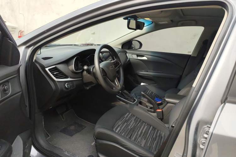 Used Chevrolet Monza 2019 Redline 320T Dual-Clutch Joyful Edition China VI Standard Driver Seat