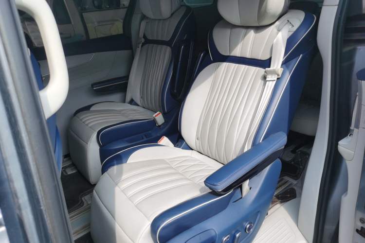 Used Roewe iMAX8 2021 400TGI Supreme Series Ultimate Edition Left Rear Seat