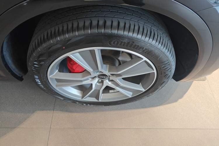 Used Audi Q5L 2024 40 TFSI Luxury Dynamic Edition Right Front Wheel Hub