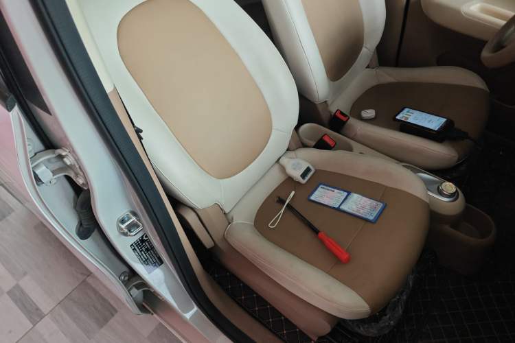 Used Wuling Hongguang MINIEV 2025 Four-Door Version Zhenxiang+ Edition Right Front Seat