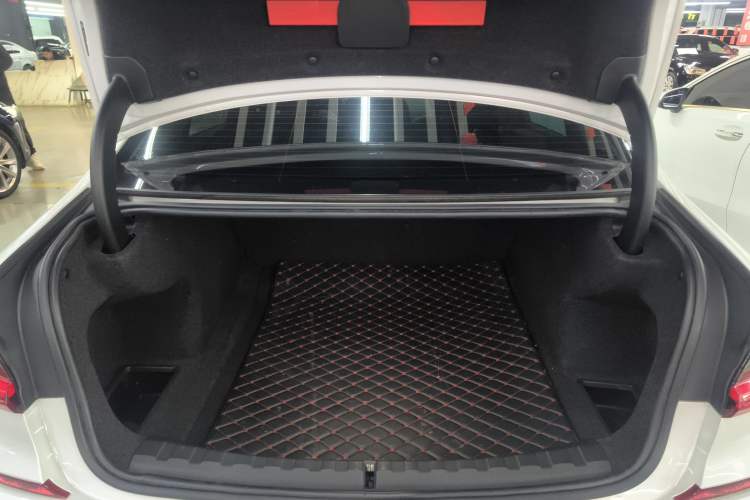 Used BMW 3 Series 2020 325Li M Sport Package Trunk