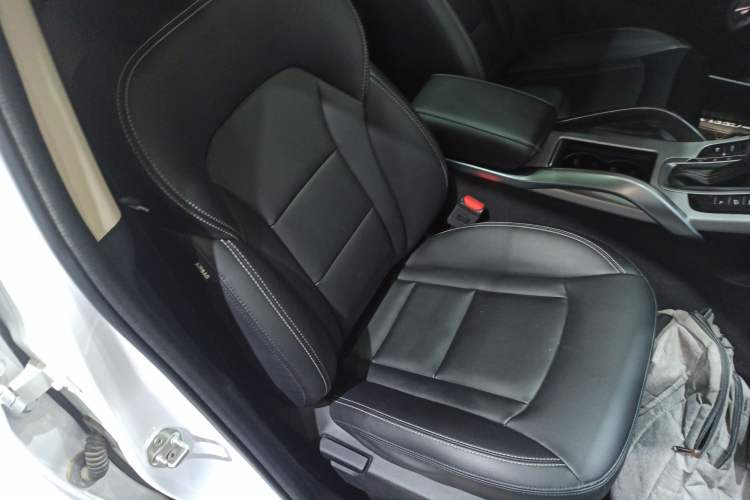 Used Geely Auto Emgrand X7 Sport 2016 1.8TD Automatic Smart Connectivity Version Right Front Seat