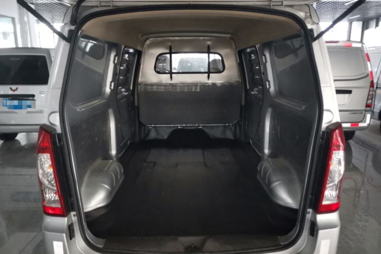 Used Wuling Rongguang S 2023 1.5L Basic Enclosed-Window Vehicle 2 Seats
