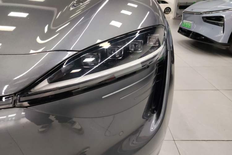 Used Hima Luxeed R7 2024 All-Electric 802 km Max