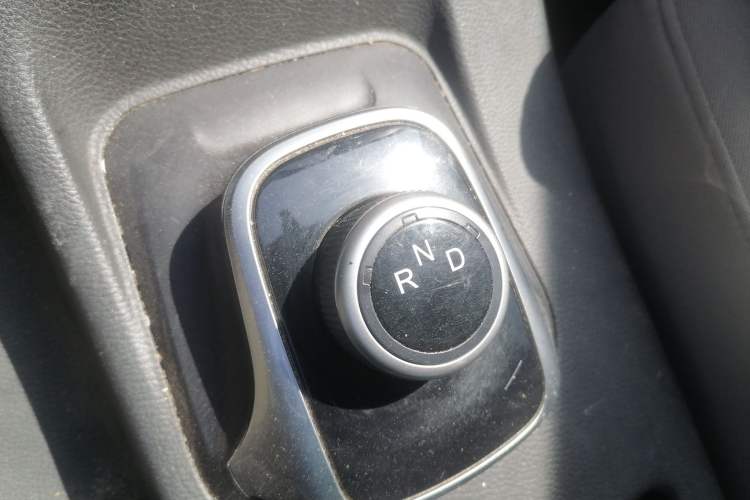 Used FORTHING Lingzhi M5 2023 Van Version Classic 2-Seater Gear Lever