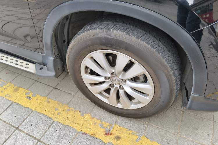 Used Honda CR-V 2016 2.0L two-wheel drive Urban Edition Right Front Wheel Hub