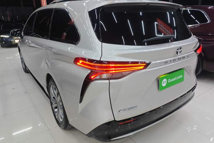 Used Toyota Sienna 2024 2.5L Hybrid Prestige Deluxe Edition