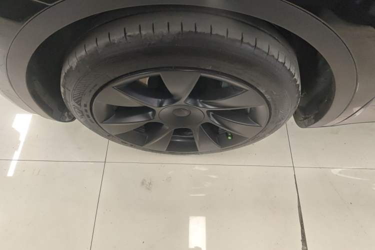 Used Tesla Model Y 2023 Rear-Wheel-Drive Version
