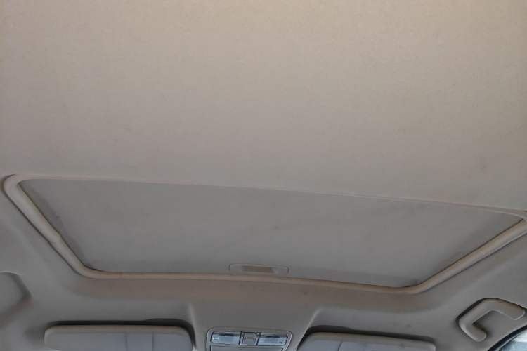 Used Dongfeng Fengon 580 2016 1.5T Manual Luxury Edition Headliner