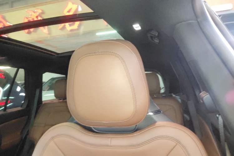 Used Lincoln Aviator 2020 3.0T V6 All-Wheel Drive Executive Version
