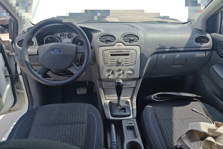 Used Ford Focus 2013 Hatchback Classic 1.8L Automatic Base Model Center Console