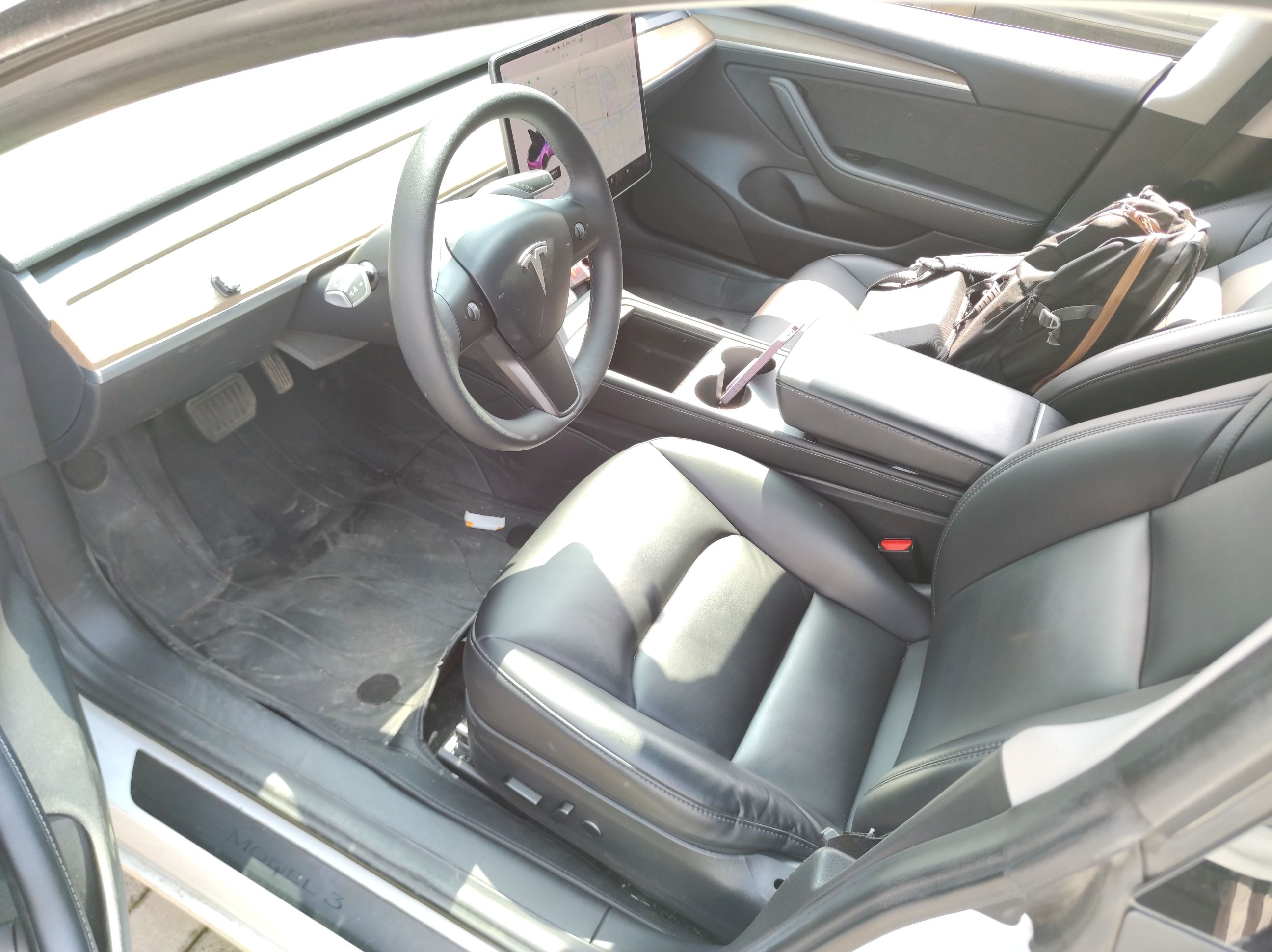 Переднее сиденье в автомобиле