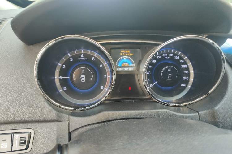 Used Hyundai Sonata 2011 2.0L Automatic Luxury Edition Instrument Cluster