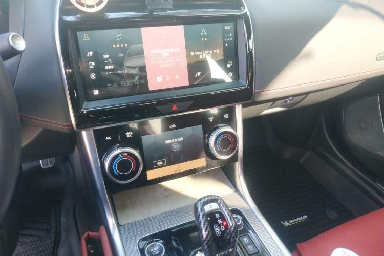 Used Jaguar XEL 2024 2.0T 250 PS R-DYNAMIC S Advanced Sport Edition Audio And AC Panel