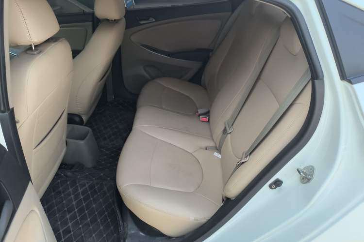 Used Hyundai Verna (older generation) 2016 1.4L Manual Smart GLS Trim Left Rear Seat